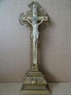 Antiek houten kruisbeeld met Lam Gods antiek kruisbeeld 40cm, Ophalen of Verzenden
