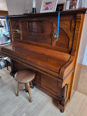 Piano buffetmodel beschikbaar voor biedingen