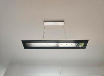 Moderne strakke ledverlichting (zwart-grijs) beschikbaar voor biedingen