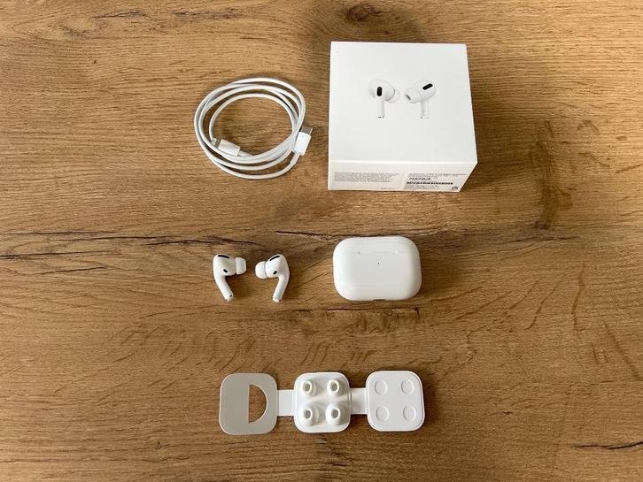 AirPods Pro (1e generatie) met MagSafe oplaadcase, Telecommunicatie, Mobiele telefoons | Oordopjes, Gebruikt, In gehoorgang (in-ear)