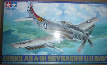 NIEUW Tamiya douglas Skyraider beschikbaar voor biedingen