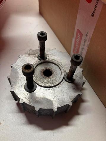MBK Booster adapter voor aerox velg. Carenzi beschikbaar voor biedingen