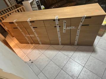Kast beschikbaar voor biedingen