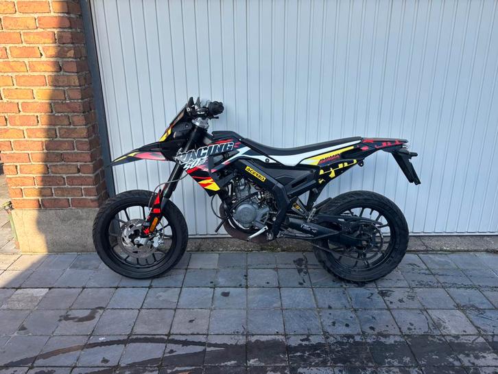 Derbi senda DRD Racing 50, Fietsen en Brommers, Brommers | Derbi, Zo goed als nieuw, Ophalen