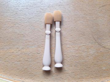 Petites brosses en silicone dents bébés  beschikbaar voor biedingen