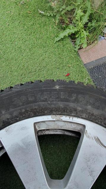 Auto banden van nen Marcedes beschikbaar voor biedingen