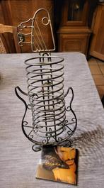 Gitaarvormige metalen cd-houder, Huis en Inrichting, Ophalen of Verzenden, Metaal, Cd's