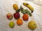 Ensemble de fruits en plastic. Tres realiste, Ophalen