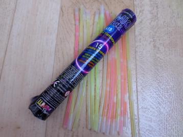 15 bâtons lumineux pour mettre de l'ambiance dans les fêtes, Divers, Enlèvement ou Envoi, Comme neuf