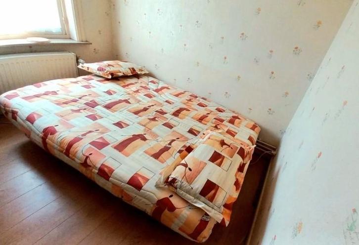 peu servi. chambre d amis coul, Huis en Inrichting, Slaapkamer | Complete slaapkamers, Zo goed als nieuw, Ophalen of Verzenden