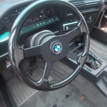 Volant cuir et moyeu pour BMW E30  disponible aux enchères