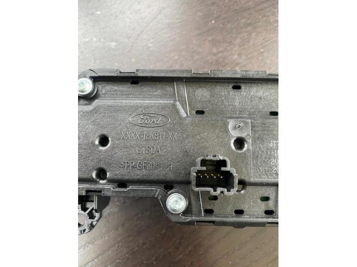 Radiobedienings paneel van een Ford Tourneo Courier, Auto-onderdelen, Dashboard en Schakelaars, Ford, Gebruikt, 3 maanden garantie