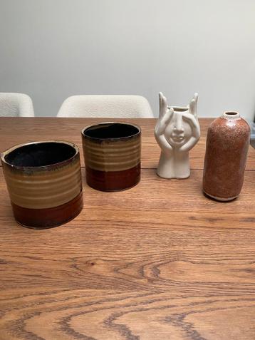 Bloempotten en vaasjes gratis op te halen