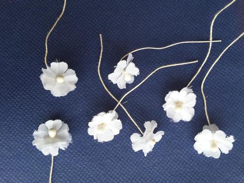 petite fleur blanche pistil perle blanche (7) ou rose (3), Hobby & Loisirs créatifs, Couture & Fournitures, Neuf, Enlèvement ou Envoi