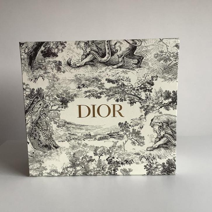 Prachtige grote Dior doos, Verzamelen, Parfumverzamelingen, Nieuw, Overige typen, Ophalen of Verzenden