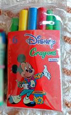 9 Crayons de cire Disney - Mickey, vintage, + étui plastique, Collections, Enlèvement ou Envoi, Utilisé, Autres types