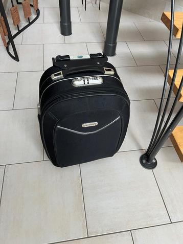 Valise noire  beschikbaar voor biedingen