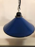 Belle lampe suspendue en émail bleu, Antiquités & Art, Antiquités | Éclairage, Enlèvement ou Envoi