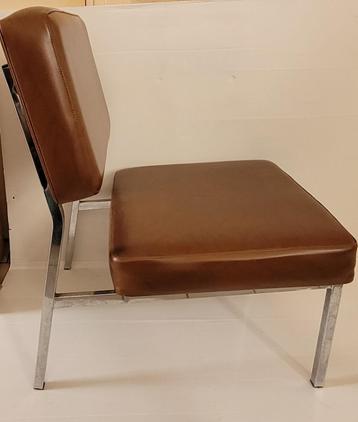 Prachtig trio van modernistische chromen fauteuils beschikbaar voor biedingen