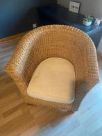 Robuuste rieten zetel met kussen, Huis en Inrichting, Ophalen, Gebruikt
