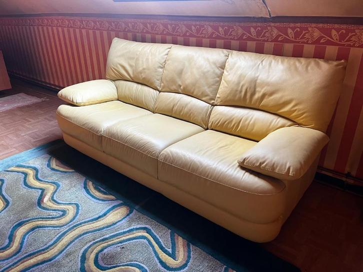Gele zitbank, Huis en Inrichting, Zetels | Zetels, Gebruikt, Rechte bank, Driepersoons, 200 tot 250 cm, Minder dan 75 cm, Leer
