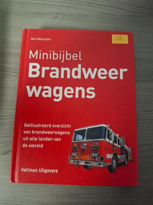 Neil Wallington - Brandweerwagens, Boeken, Overige Boeken, Gelezen, Ophalen of Verzenden