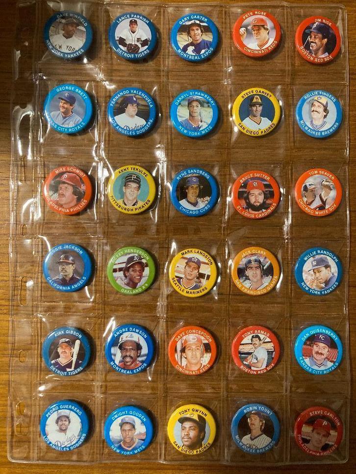 1984 Fun Foods MLB Buttons - Complete Set, Verzamelen, Sportartikelen en Voetbal, Gebruikt, Overige typen, Verzenden
