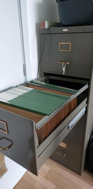 Armoire métallique 4 tiroirs  beschikbaar voor biedingen