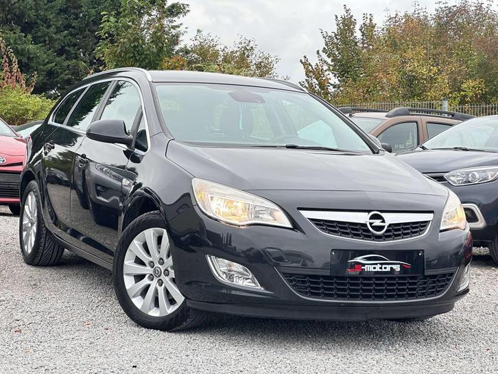 Opel Astra • TRES PROPRE • GPS • JANTES (bj 2012), Auto's, Opel, Bedrijf, Te koop, Astra, ABS, Airbags, Airconditioning, Bluetooth
