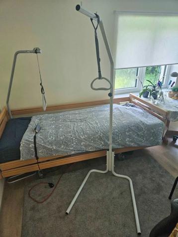 Bed papegaai - bedopttrek - bedsteun beschikbaar voor biedingen