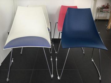 Stoelen HOOP, Parri beschikbaar voor biedingen