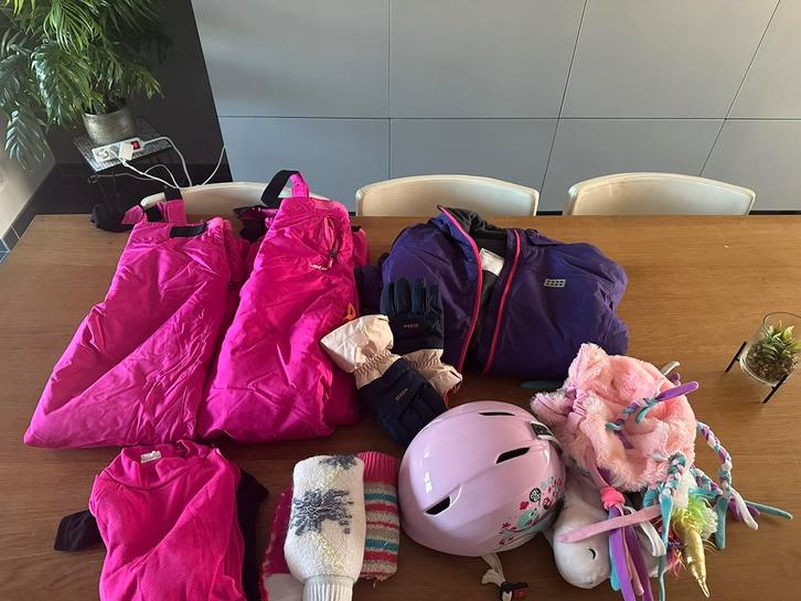 Mooie skijas Lego mt 164 met bijpassende wedze skibroeken, Sport en Fitness, Skiën en Langlaufen, Gebruikt, Kleding, Ski, Overige merken