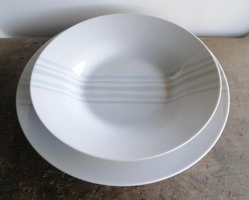 60 delig servies met 12 glazen, Huis en Inrichting, Keuken | Servies, Zo goed als nieuw, Bord(en), Ophalen