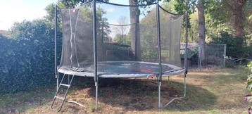 Trampoline beschikbaar voor biedingen