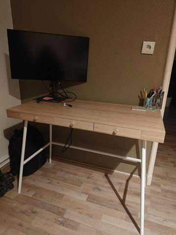 Bureau en chêne avec des jambes blanches