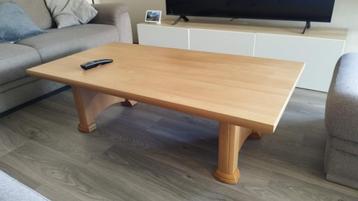 Moderne houten salontafel (70 x 130 cm) beschikbaar voor biedingen
