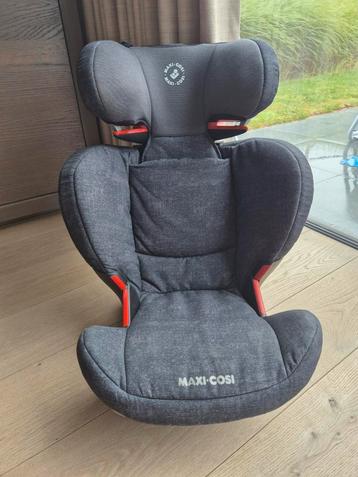 Maxi-Cosi autostoel beschikbaar voor biedingen
