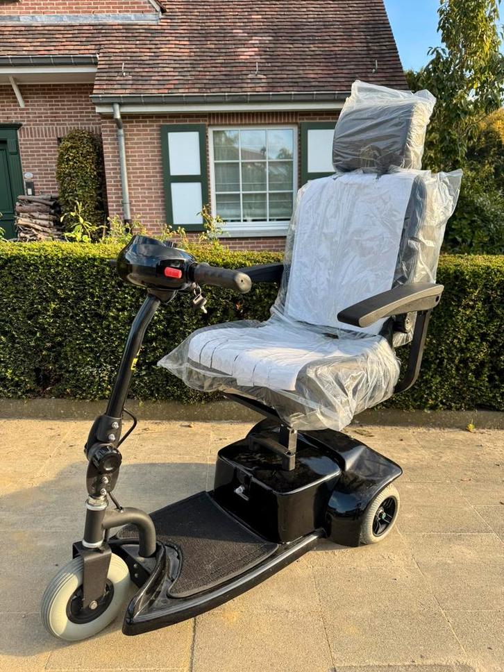 Compacte Scootmobiel – Lichtgewicht, Comfortabel & Wendbaar, Diversen, Rolstoelen, Nieuw, Elektrische rolstoel, Inklapbaar, Ophalen of Verzenden