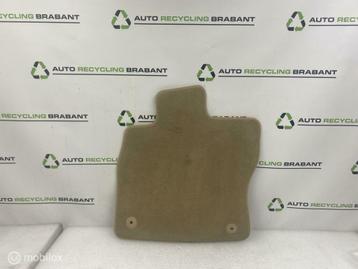 Mat Bestuurderzijde Audi A3 8V BEIGE ORIG 8V1864435 beschikbaar voor biedingen