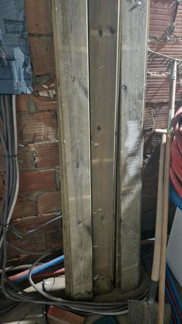 Latte en bois panneau de jardin a donner