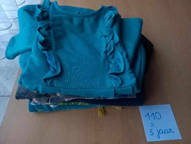 Nieuwstaat pakket kleedjes maat 110 - 5 jaar, Enfants & Bébés, Paquets de vêtements pour enfants, Comme neuf, Taille 110, Enlèvement ou Envoi