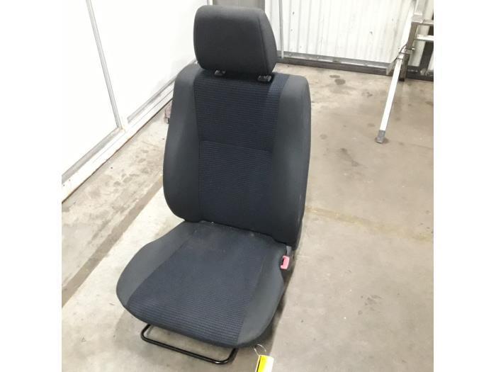 Stoel rechts van een Suzuki Swift, Auto-onderdelen, Interieur en Bekleding, Suzuki, Gebruikt, 3 maanden garantie, Ophalen of Verzenden