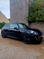In perfekte staat zwarte Mini Cooper 1.5 JCW pakket, Auto's, 4 zetels, Zwart, Handgeschakeld, Particulier