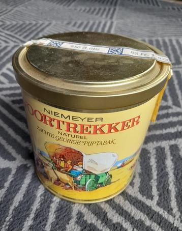 Collector:  Sealed blik Voortrekker tabak  -  Niemeyer beschikbaar voor biedingen