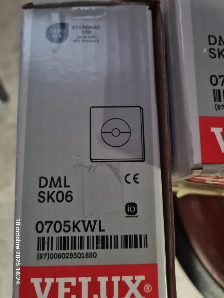 store d'occultation electrique Velux, Huis en Inrichting, Stoffering | Gordijnen en Lamellen, Zo goed als nieuw, 100 tot 150 cm