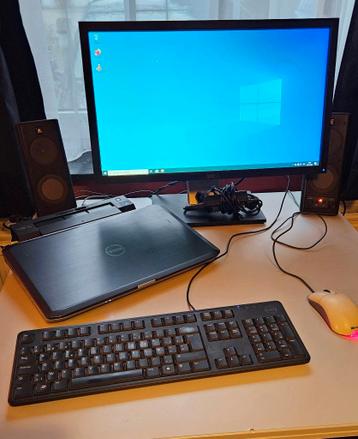 Dell laptop set: laptop, docking station, scherm, speakers..