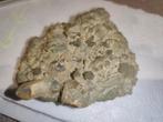 Prehnite preniet  met kwarts China 250 gram, Verzamelen, Mineralen en Fossielen, Ophalen of Verzenden