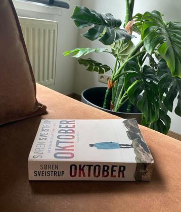 Boek Oktober van Soren Sveistrup beschikbaar voor biedingen