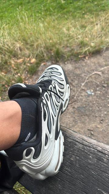 TN Drift blanche, Nike, Chaussures à lacets, Porté, Blanc