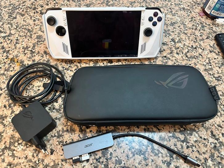 ASUS ROG Ally Z1 Extreme -goed als nieuw met alle accessoire, Consoles de jeu & Jeux vidéo, Consoles de jeu | Nintendo Switch Lite